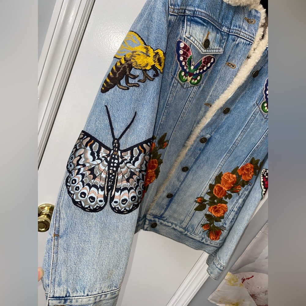 Authentic Shearling GUCCI Embroidered Denim Jacket - Picture 3 of 15